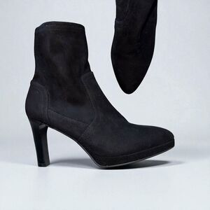 EUC AQUATALIA Weatherproof Reyna Black Suede Booties Size 8M with Dust Bag